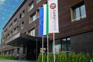 Lucky  Aparthotel