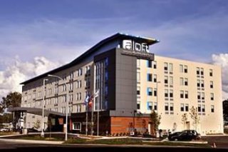 aloft Montreal Airport Hotel