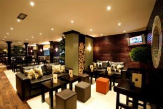 Pond Hotel