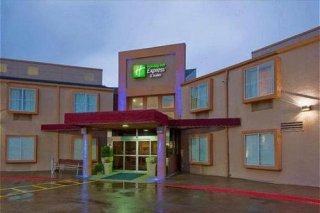 Holiday Inn Express Hotel & Suites /Six Flags Area