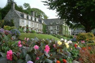 Gwesty Maes Y Neuadd Hotel