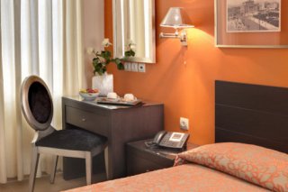 Phidias  Hotel