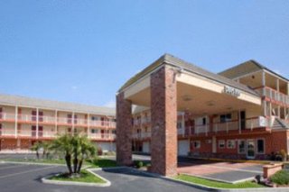 Days Inn & Suites Huntington Beach