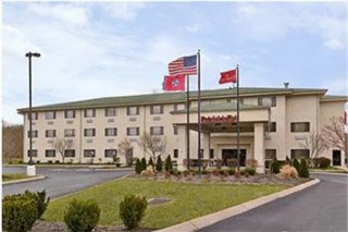 Ramada Inn & Suites