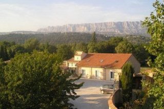 Logis Hôtel Déjeunez Sous L'arbre