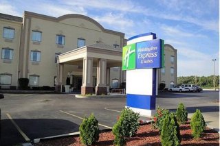 Holiday Inn Express Hotel & Suites-