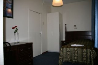 Hotel 83