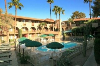 Hospitality Suite Resort / Tempe
