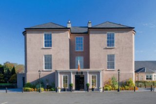 County Arms Hotel