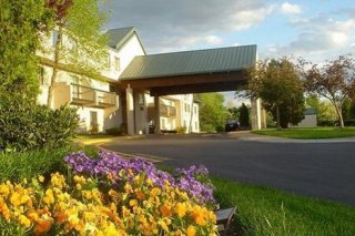 Holiday Inn Express  Airport