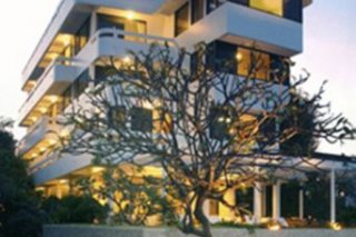 Nern Chalet Beachfront Hotel