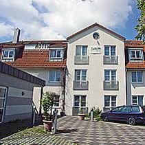 Check Inn Hotel