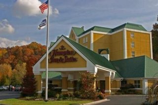 Hampton Inn & Suites  On The Parkway