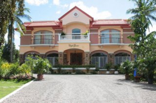 San Remigio Beach Club