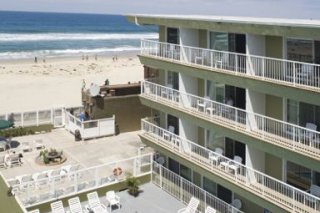 Surfer Beach Hotel