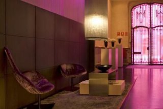 987  Hotel