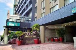 Quality Hotel Downtown-Inn at False Creek