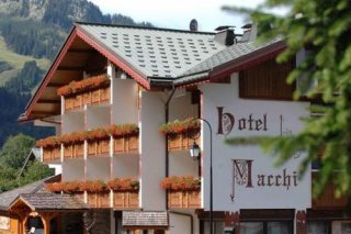 Macchi Hotels-Chalets de Tradition