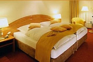 Hotel Adelante