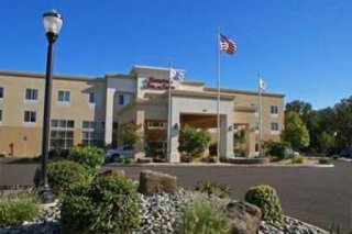 Hampton Inn & Suites