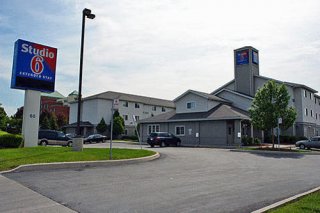 Studio 6 Toronto -
