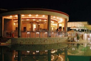 3 Aktes Resort