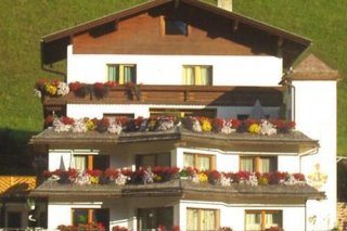 Apartment House Kartnaller