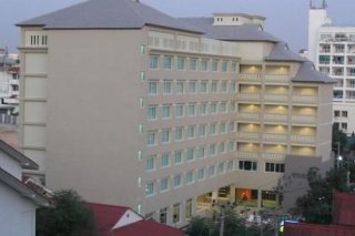 Crown  Beach Hotel