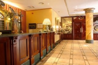 Hotel Reina Isabel