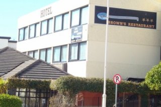 Alcock & Brown Hotel