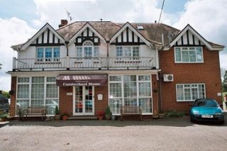 Cumberland House Gatwick B & B