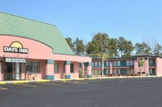 Days Inn Fayetteville/Wade-North of Ft Bragg I-95/Exit 58