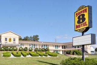 Super 8 /Fall River Area