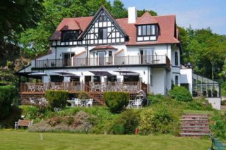 Craig-y-Dderwen Riverside Hotel