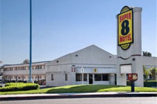 Super 8 /Sea World Area