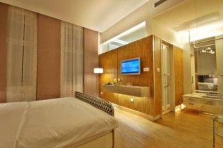 Three Crowns Hotel