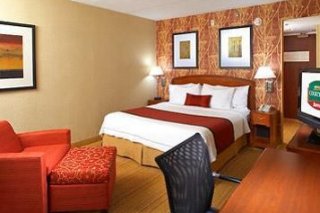 Courtyard by Marriott /Meadowlands