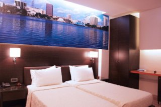 City Hotel