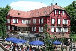 Logis A La Maison Rouge