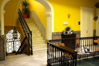 La Casa Amarilla