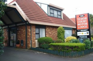 Tudor Court Motor Lodge