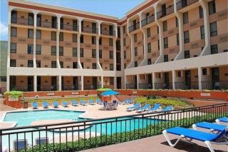 Radisson Hotel & Suites  Love Field