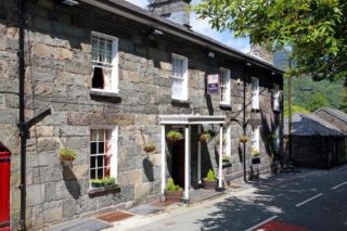 The Grapes Hotel