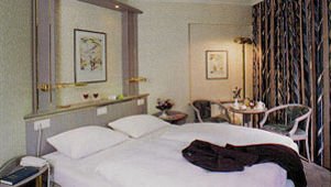 Hotel Senator