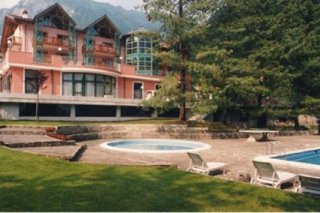 Club Hotel
