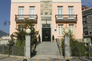 Hotel Mondragon