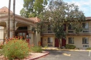 Bell Hotel & Suites