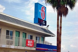 Motel 6  Airport-24th Street