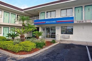 Motel 6  West