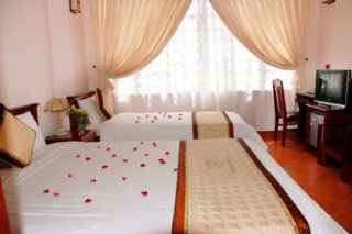 Holiday Hotel